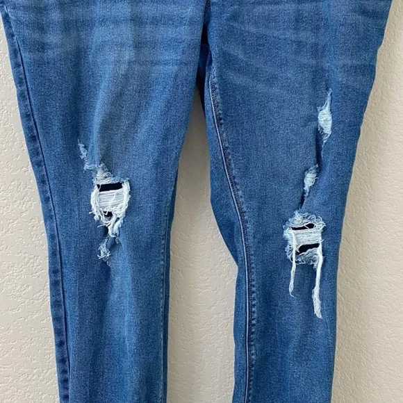 Old Navy Distressed Maternity Jeans Size 14 Rockerstar Super Skinny - Picture 3 of 6